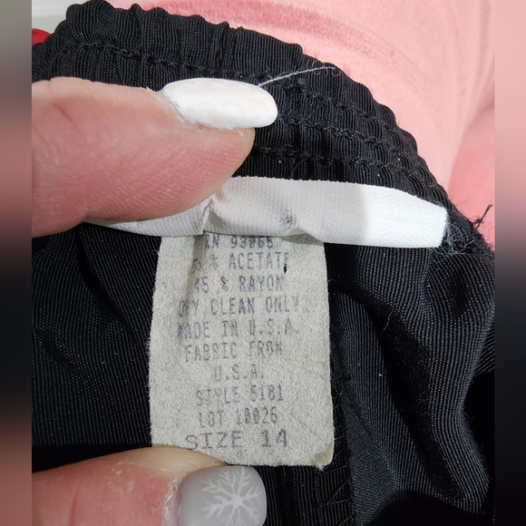 Black Mid length skirt Size 14 - Picture 4 of 4